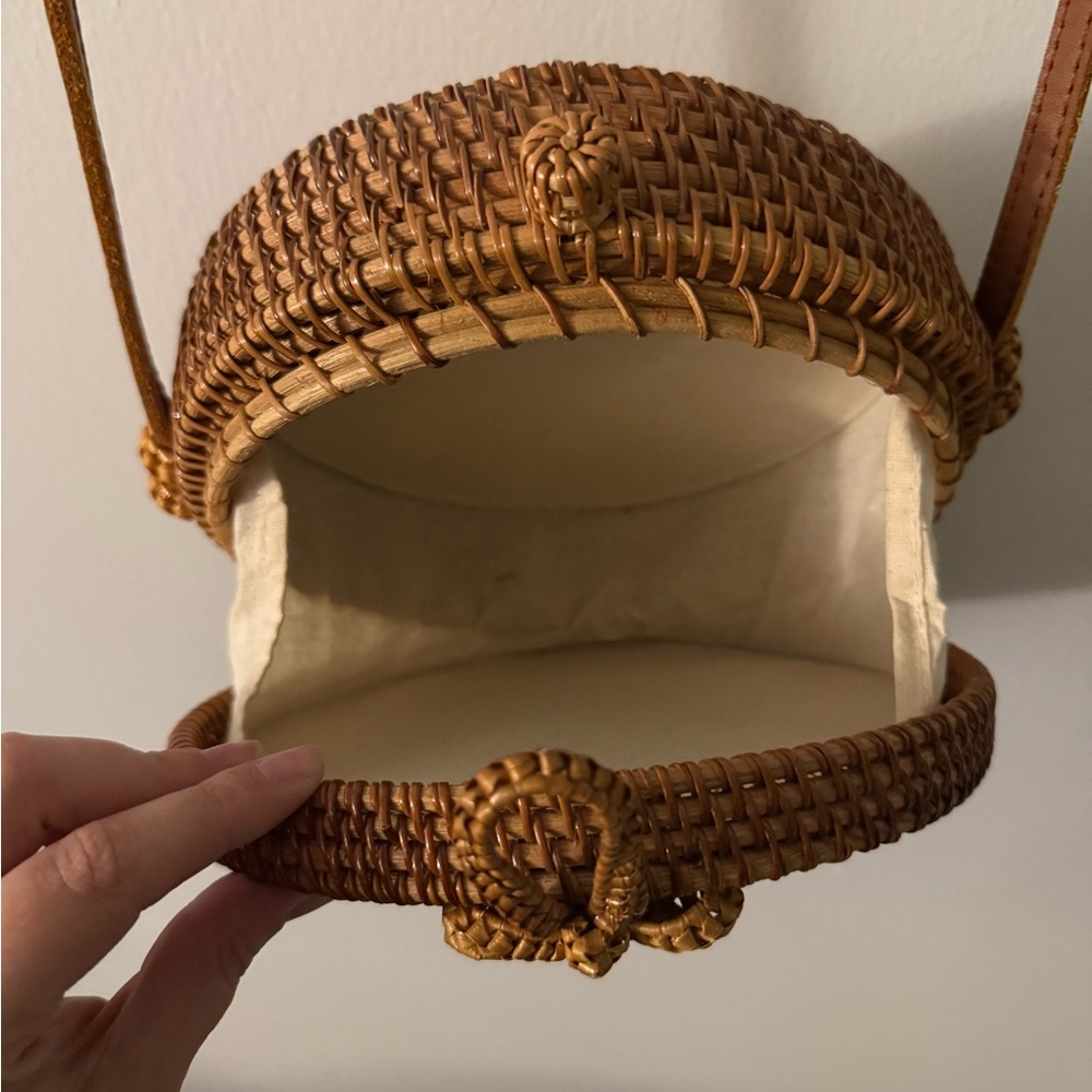 Handcrafted Tan Rattan Crossbody Bag - Picture 3 of 4